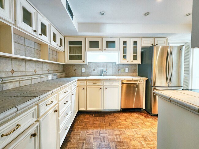 Building Photo - 12 Kings Row