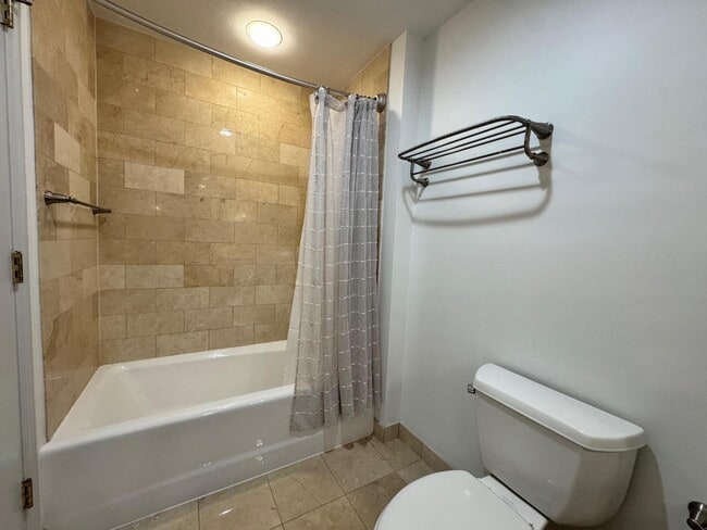 Building Photo - 195 14th St NE