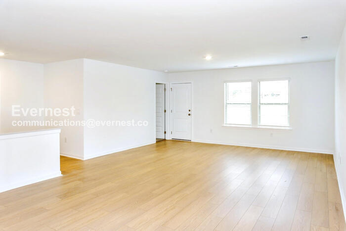 Building Photo - 118 Labrador Ln