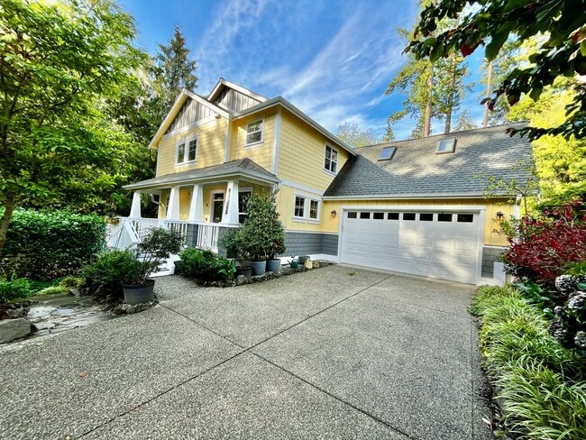 Building Photo - Beautiful 4 Bedroom Bainbridge Home Close ...