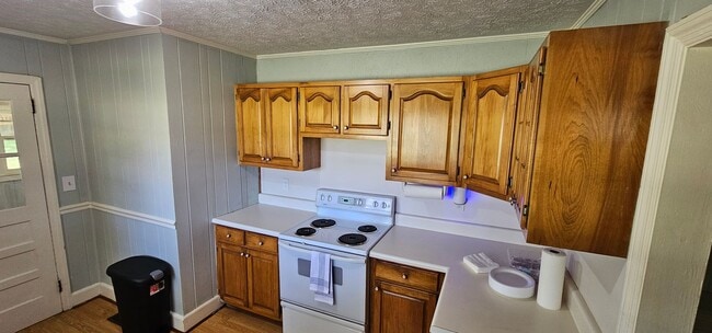 Building Photo - Cutie in the Country