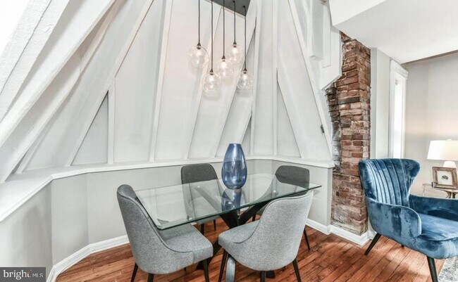 Building Photo - 2024 N St NW
