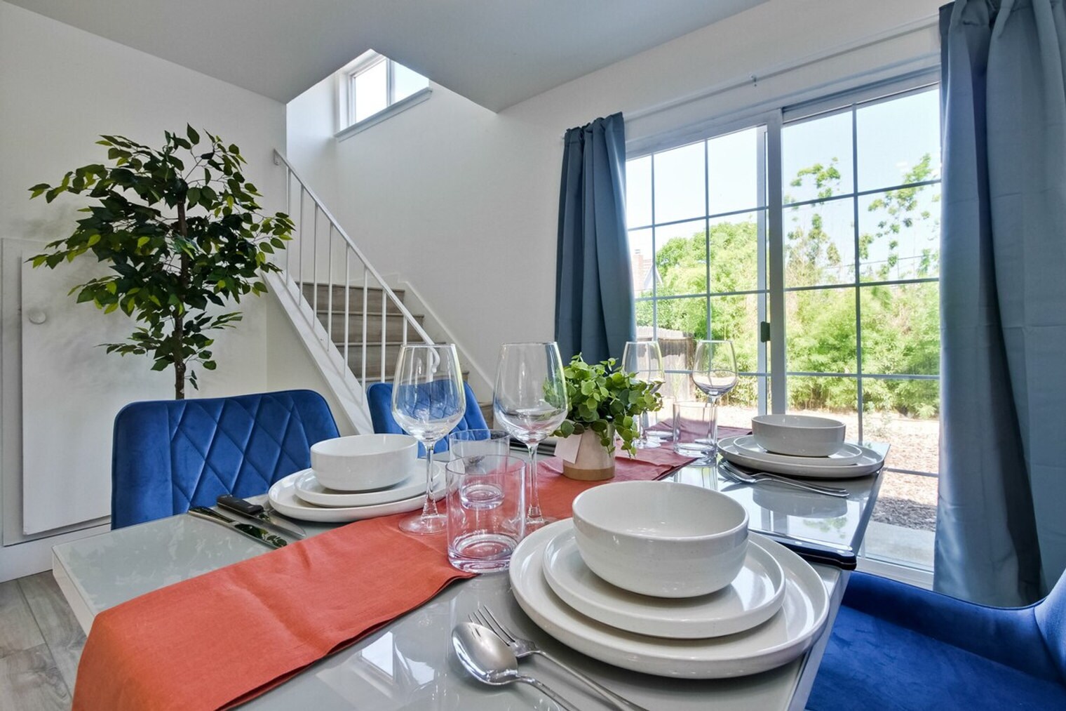 Building Photo - 1281 Flora Ave