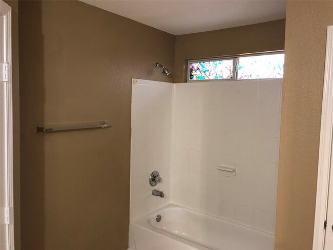 Building Photo - 19615 Hollington Dr