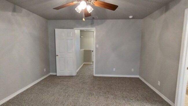 Building Photo - The Gardens at Summit Townhome: 3 Bedroom * 1-car Garage * WD Connections