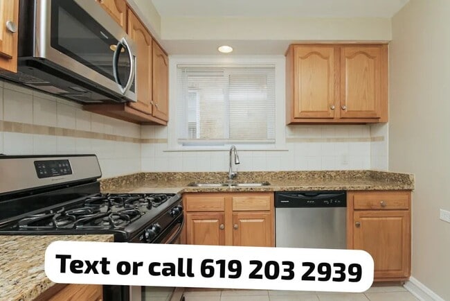 Building Photo - 10400 S 83rd Ave