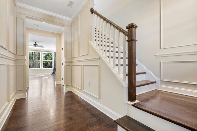 Building Photo - Beautiful 3-bedroom, 2.5-bath home in unbeatable Morrisville location