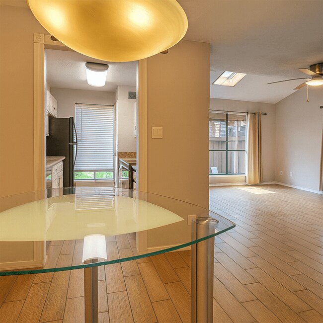 Building Photo - 2379 Briarwest Blvd