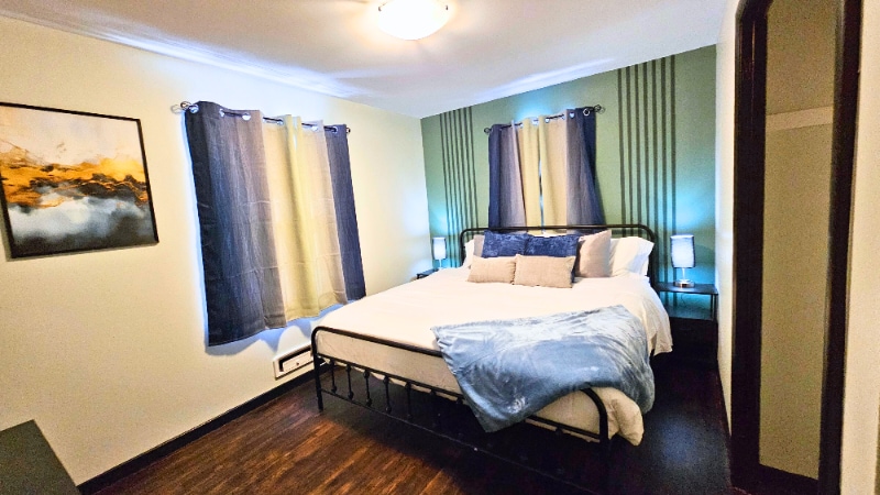 Building Photo - 7433 15th Ave S