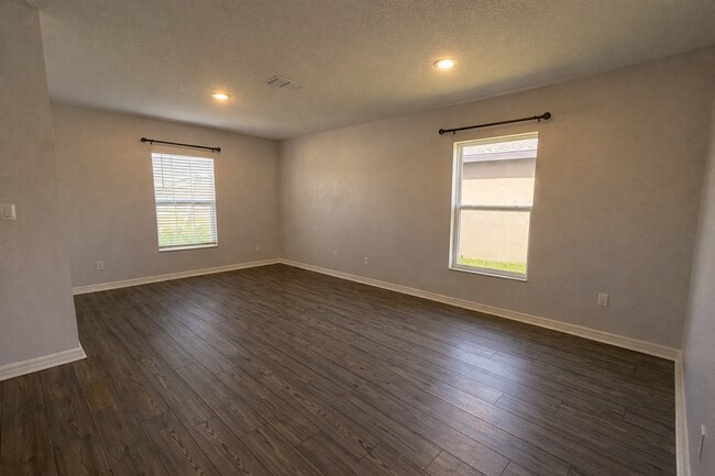 Building Photo - 4/2/2 Single Family Home in Celebration Pointe!