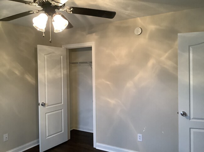 Building Photo - 681 Bridgebend Run