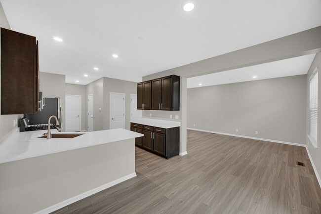 Building Photo - 1115 Goldfinch Ave