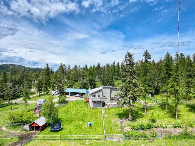 Building Photo - Private Country Living on 20 Acres in Somers