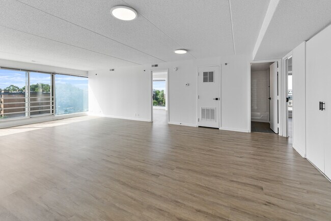 Building Photo - 1770 1st St