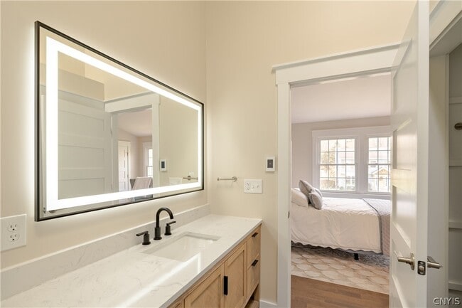 Building Photo - 8116 Verbeck Dr