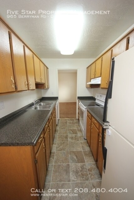 Building Photo - 965 Berryman Rd