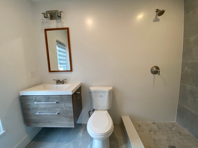 Building Photo - 333 Dorchester St