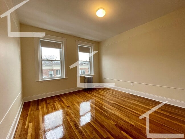 Building Photo - No Brokers Fee, No Security Deposit, Heat, Hot Water Included, Laundry on a Site