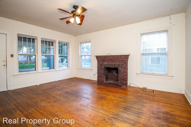 Building Photo - 4 br, 2 bath House - 1111 Hamilton Way