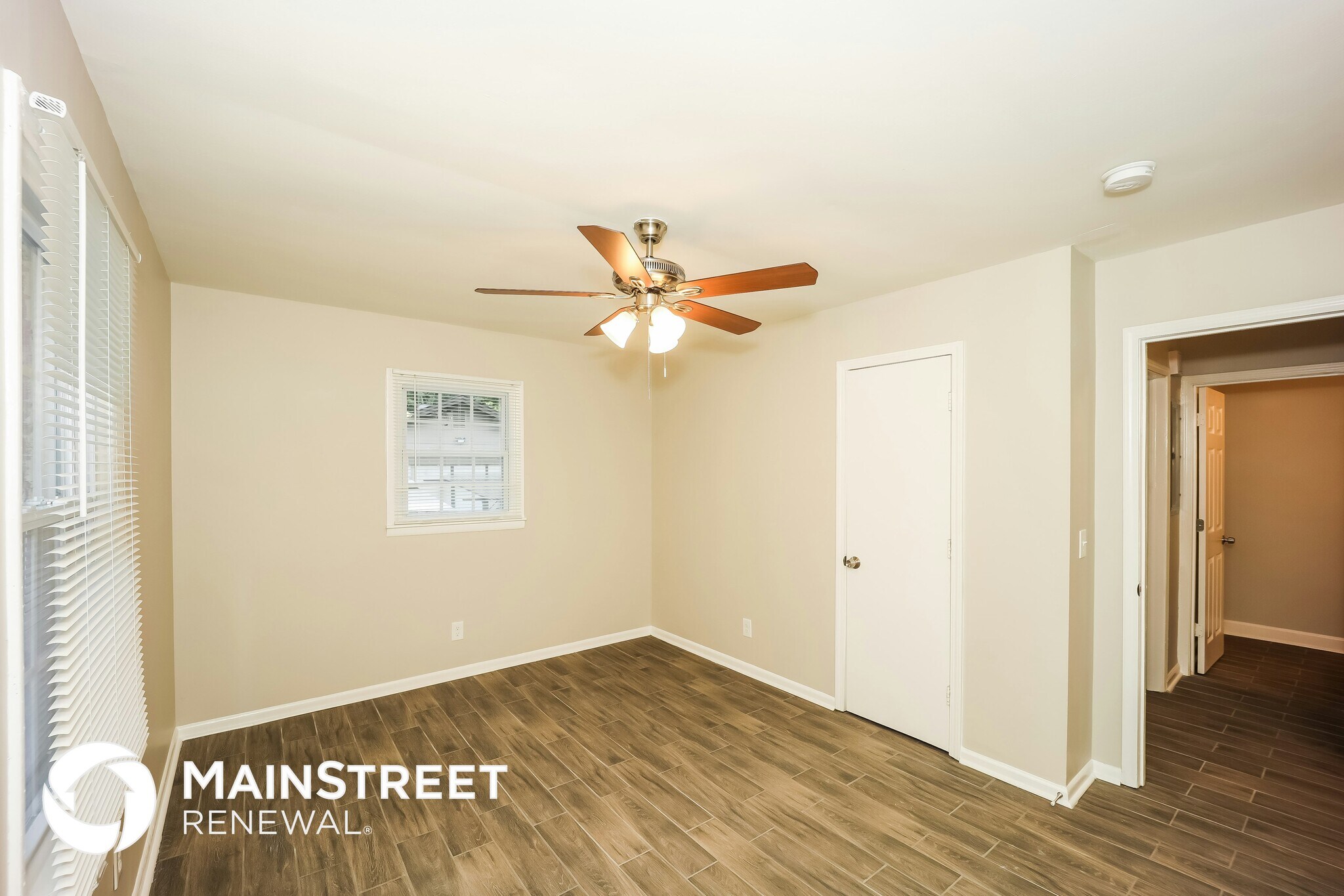 Building Photo - 6067 Park Dr