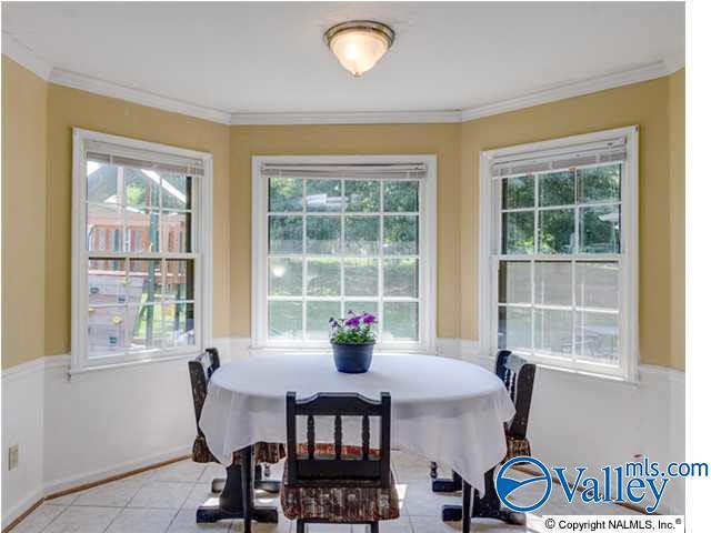 Building Photo - 127 Frankie Ln