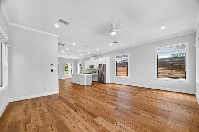 Building Photo - 935 Bunton St