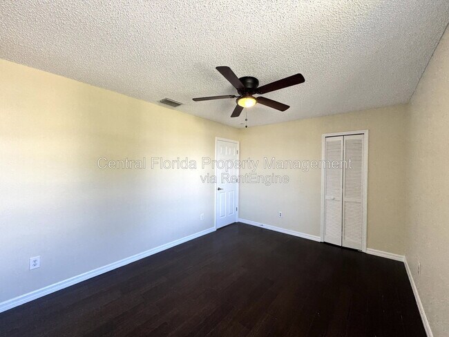 Building Photo - 2985 Viscount Cir