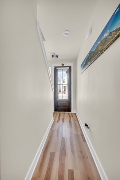 Building Photo - 540 Taffy Wy