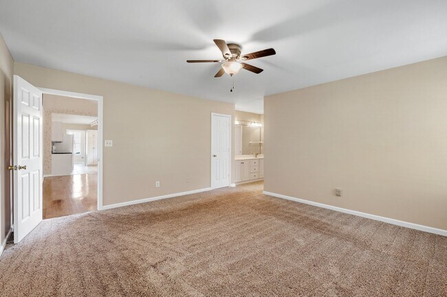 Building Photo - Spacious 3 Bedroom Home Near Downtown Greer with Large Backyard and 2-Car Garage.