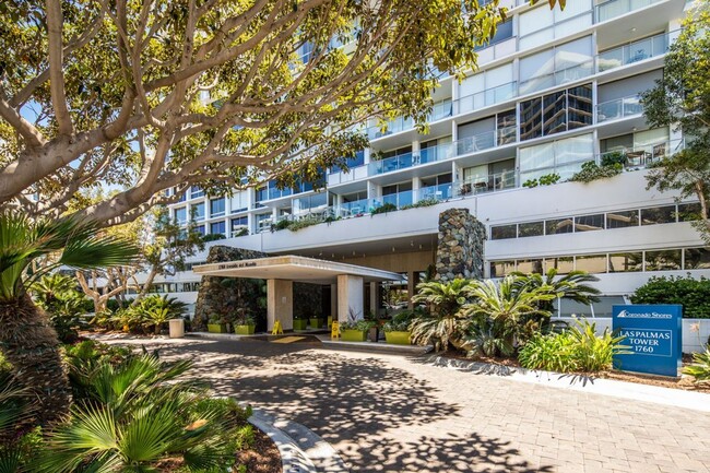 Building Photo - 1760 Avenida Del Mundo