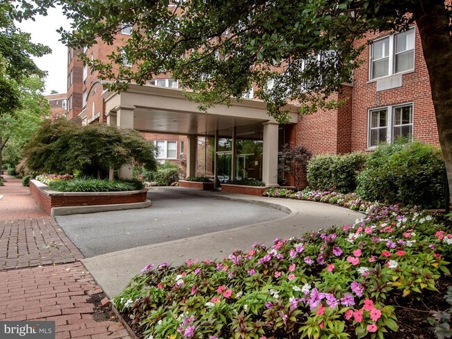 Building Photo - 2500 Q St NW