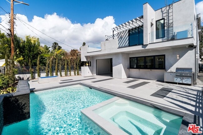 Building Photo - 159 S Bowling Green Way