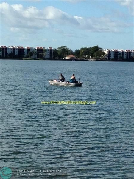 Building Photo - 112 Lake Emerald Dr