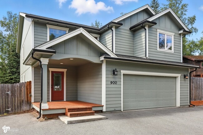 Building Photo - 4 Bedroom | 2.5 Bathroom | Garage - Conven...