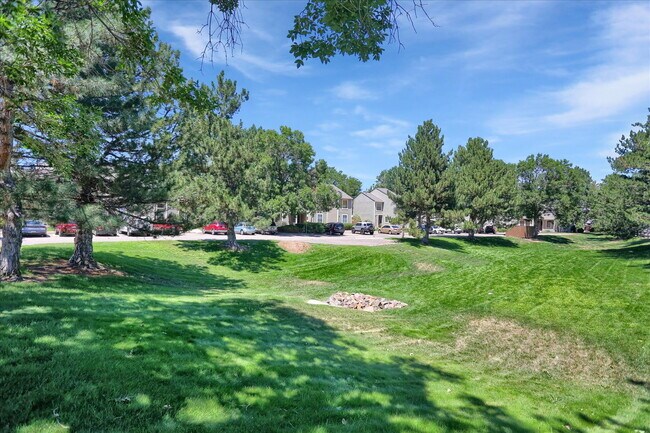 Building Photo - Cute 2 Bedroom 2.5 Bath Townhome in Cherry Creek Schools, 2 Reserved Parking Spots, Great Locatio...