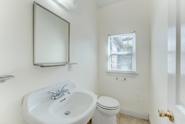 Building Photo - 9206 Beringwood Dr