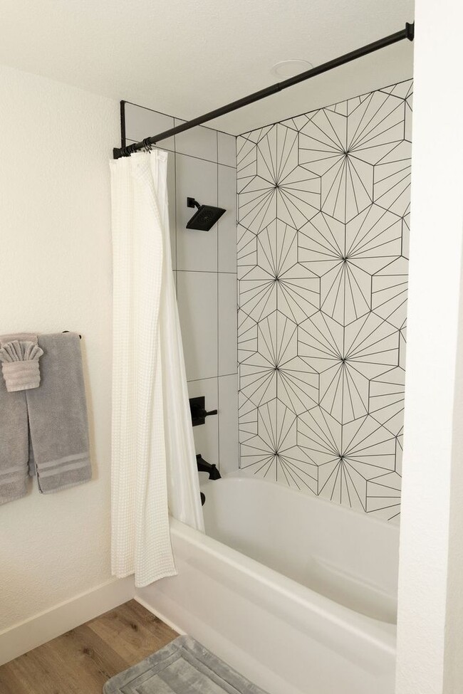 Building Photo - Beautiful Lake Havasau Home