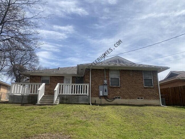 Building Photo - 3805 Kushla Ave