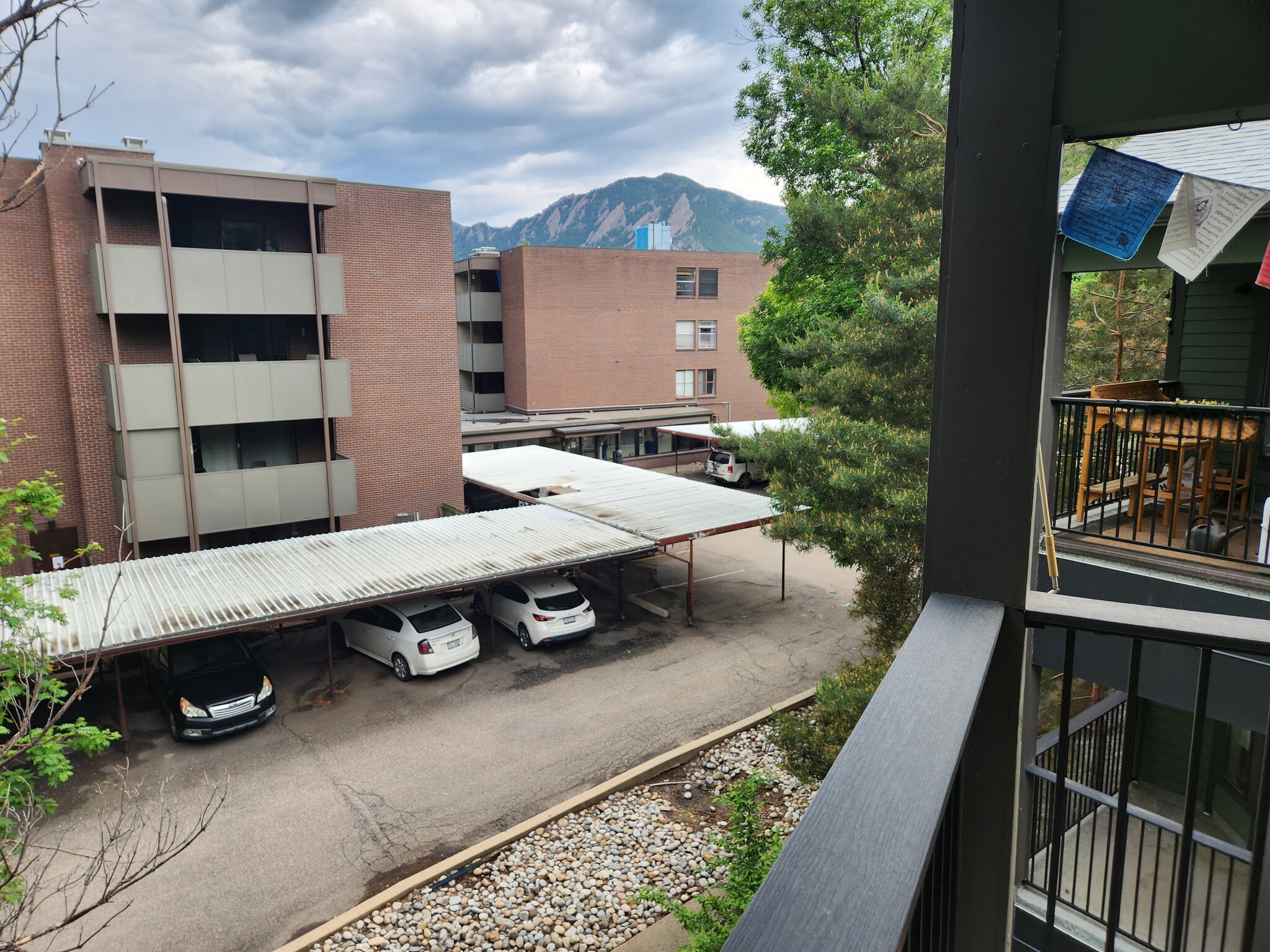 Mountain views, south facing, decent privacy - 1830 22nd St