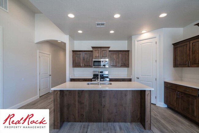 Building Photo - Single Family Home in Hurricane with an attached Casita!