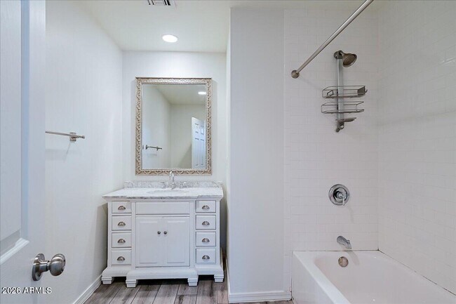 Building Photo - 536 N Cheri Lynn Dr