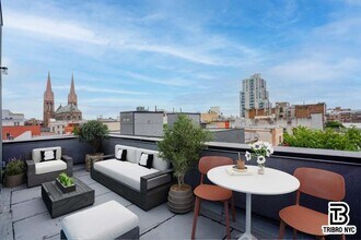 Building Photo - 3 bedroom in Brooklyn NY 11206