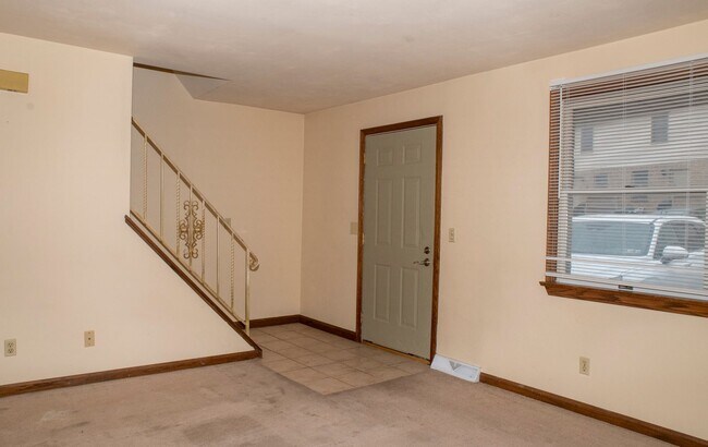 Building Photo - 3823-29-4029 Lancaster Rd