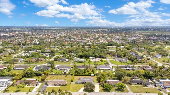 Building Photo - 15300 SW 164th St