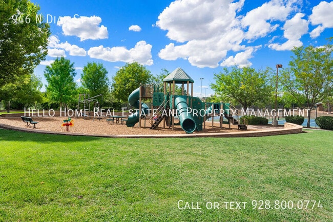 Building Photo - 946 N Diaz St