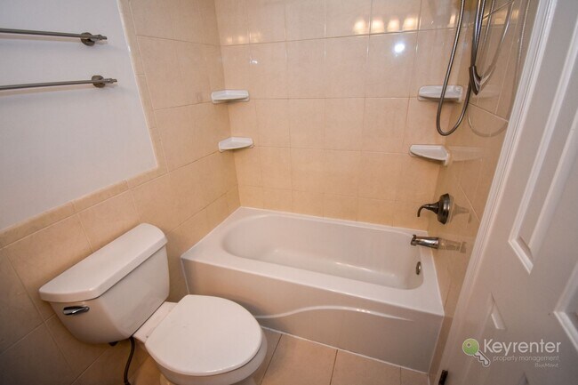 Building Photo - Spacious 2-Bed, 2-Bath Condo in Mill Ridge Community