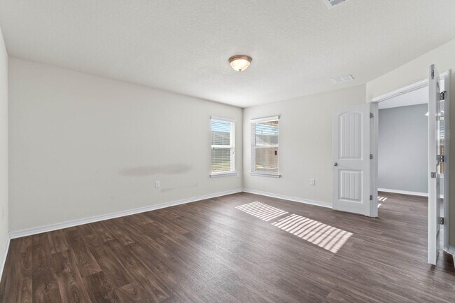 Building Photo - 229 Croft Cir