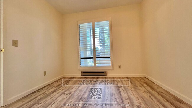 Building Photo - Beautifully Updated Junior 1bd/1ba at reso...