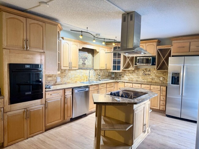 Building Photo - 2638 10th Ct