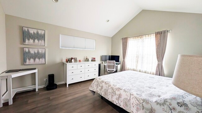 Building Photo - 30W001 Brayman Ct